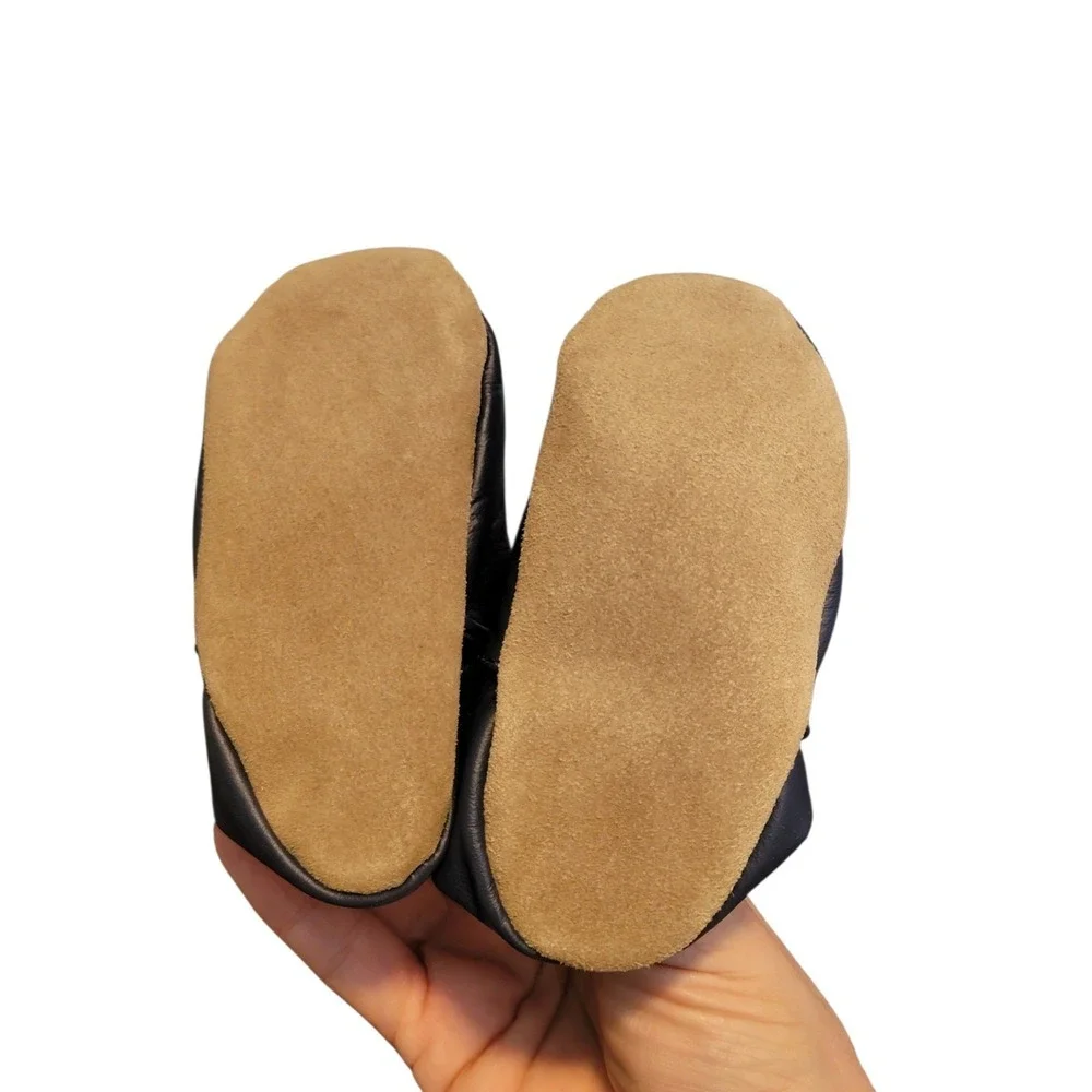 Robeez Baby Boy‎ Classic Moccasin Bear Crib Shoes NWT 6-12M